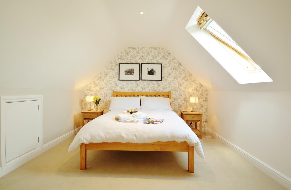 Coombe Cottage Sutton Green Exterior photo